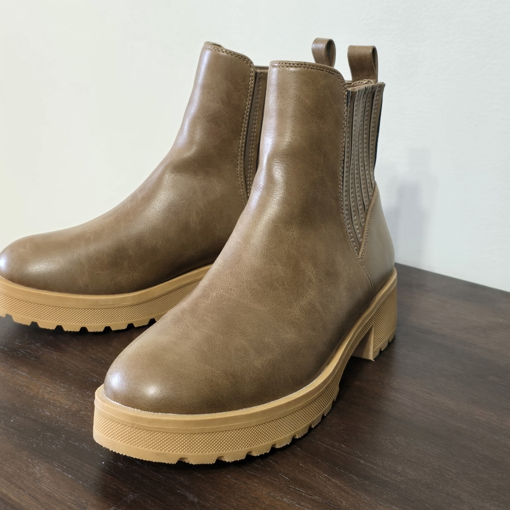 🤩Host Pick❤️ZBY Chunky Heel Chelsea Boots Women's Size 8 - Picture 3 of 11